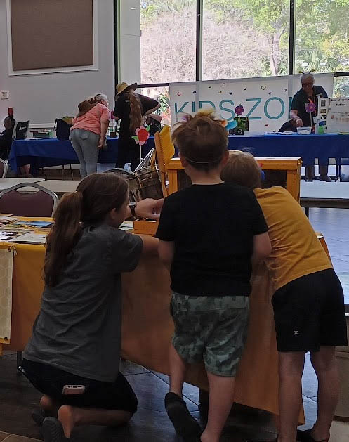 Beekeeping club photo 3