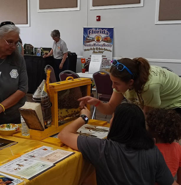 Beekeeping club photo 4